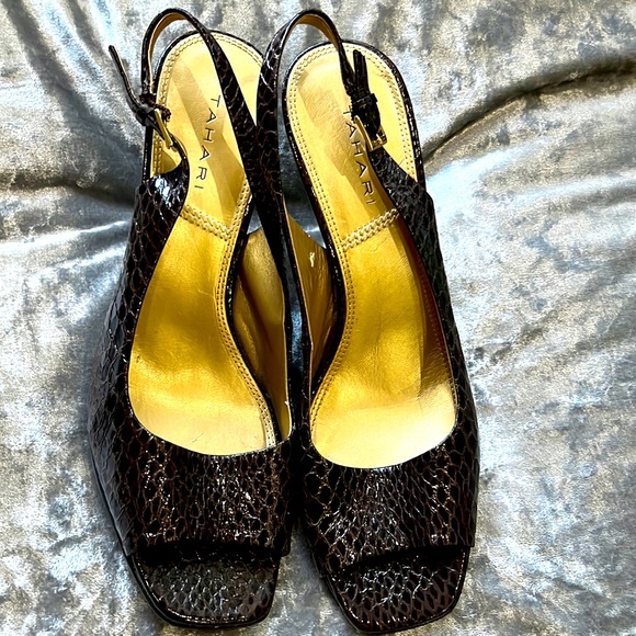 Tahari Shoes - Tahari shoes Sz 10